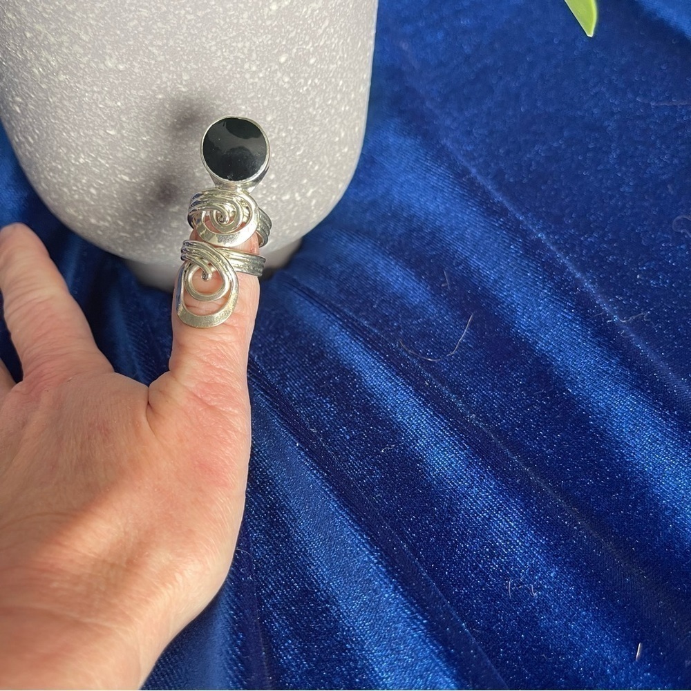 Stainless Steel ring, made w/ Oneida Fork. Crafted into a ring with black onyx. - Picture 12 of 12